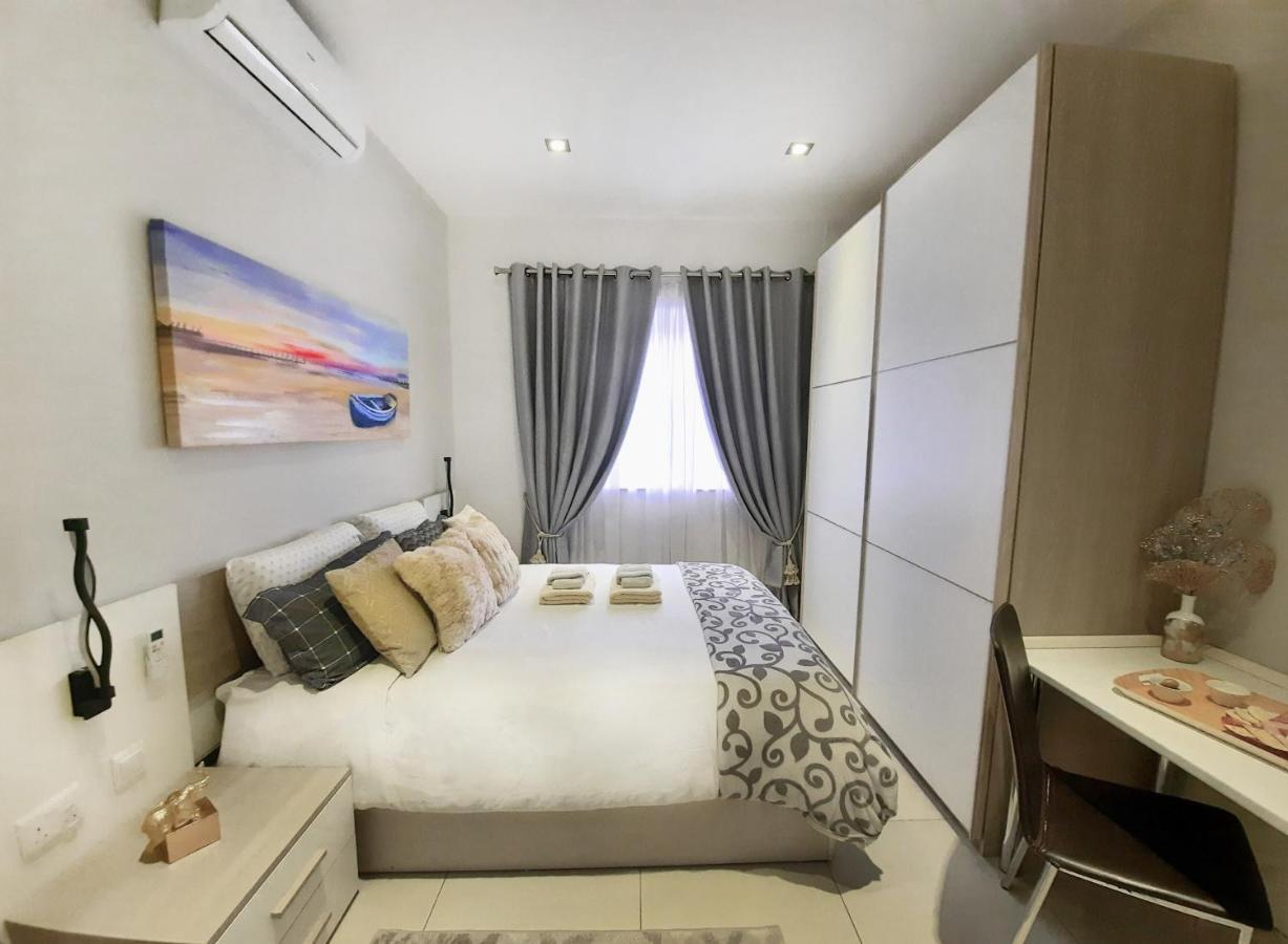 Cozy Rooms - Great Bus Connections - Free Parking Mosta Exterior photo