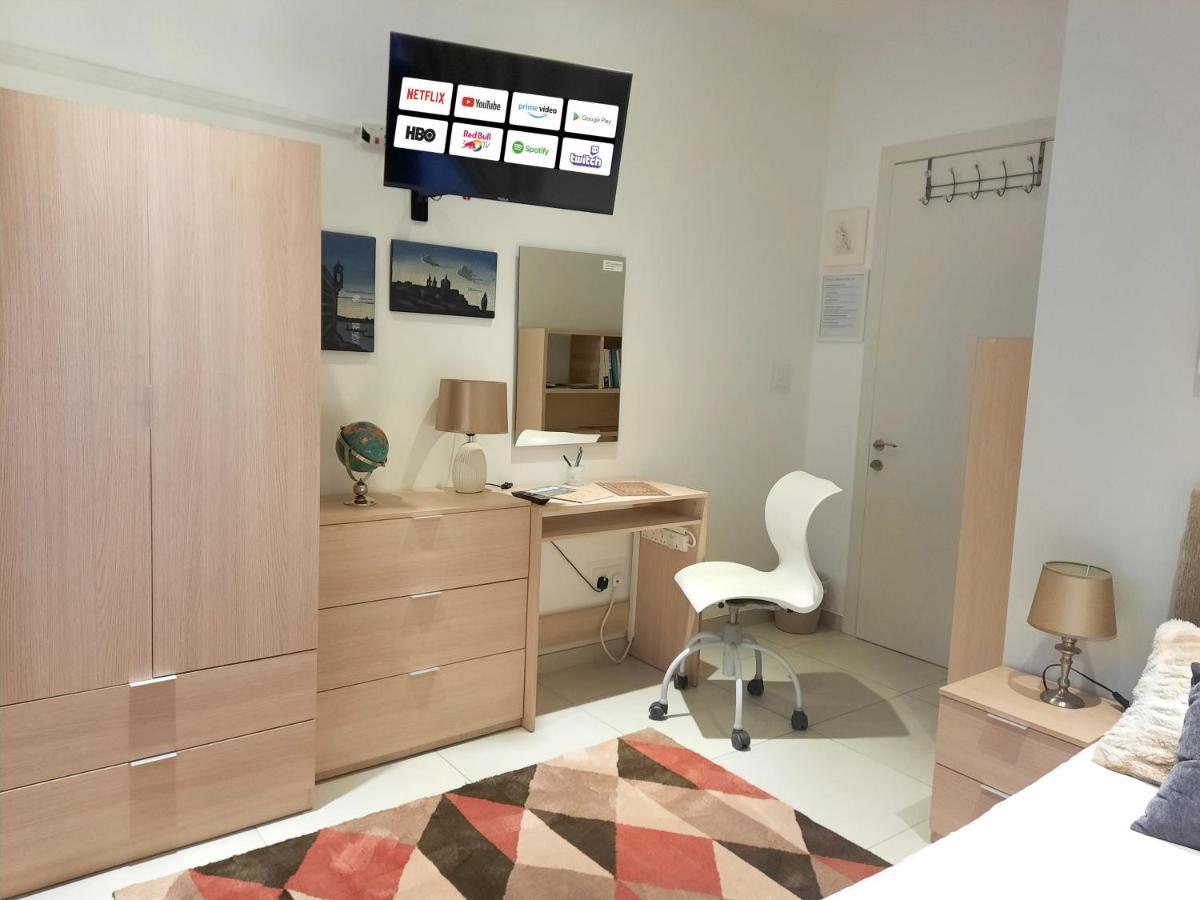 Cozy Rooms - Great Bus Connections - Free Parking Mosta Exterior photo