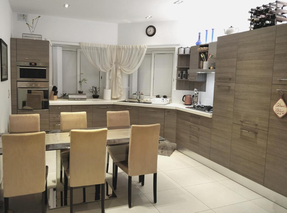 Cozy Rooms - Great Bus Connections - Free Parking Mosta Exterior photo